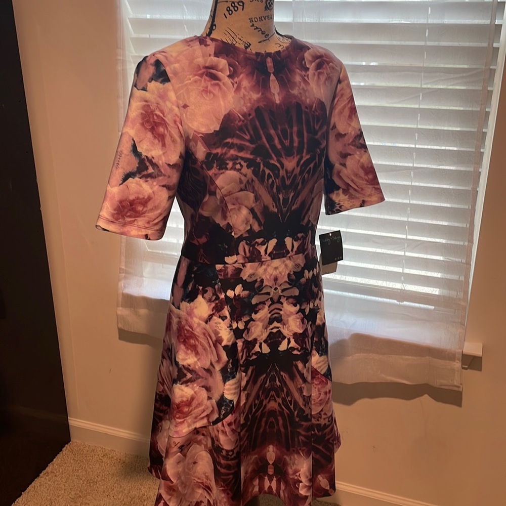 Gabby Skye dress size 8